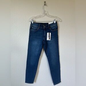 NWT Tahari Kelly Skinny Jeans Dark Wash Size 4/27 Classic Stetch Denim